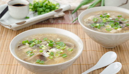 Soupe chinoise au tofu et légumes